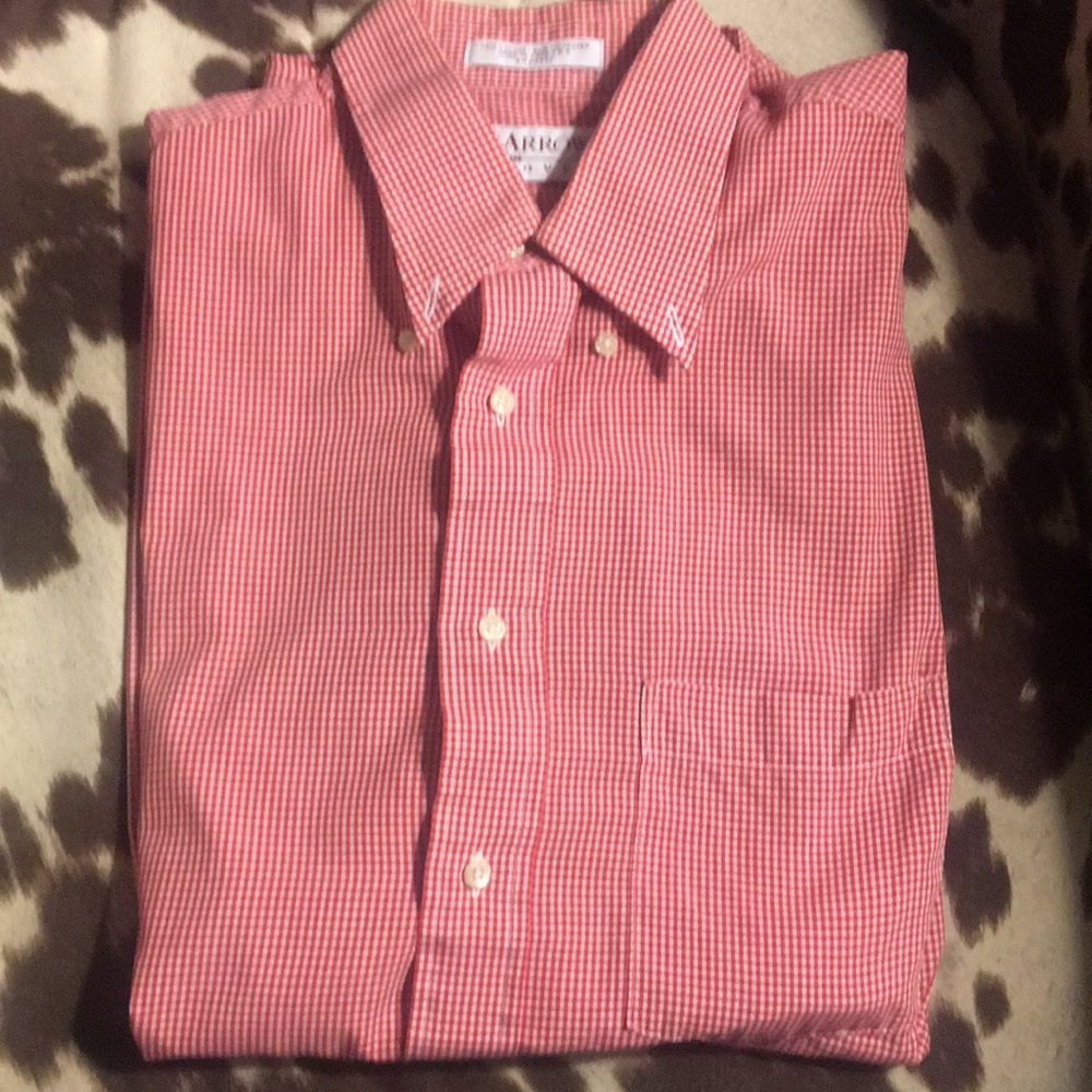 Men’s short sleeve button down